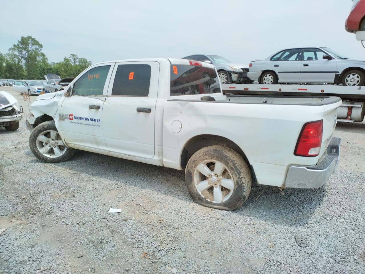 Изображение 2 2022 RAM 1500 CLASSIC TRADESMAN 2022 с VIN 3C6RR7KG7NG211447