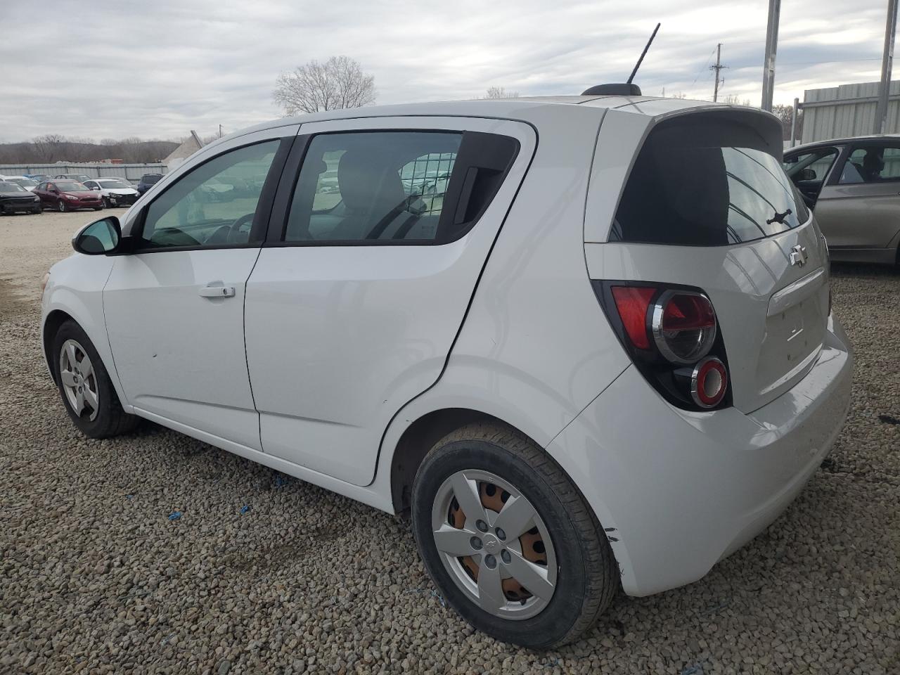 Изображение 2 2015 CHEVROLET SONIC LS 2015 с VIN 1G1JA6SH1F4121329