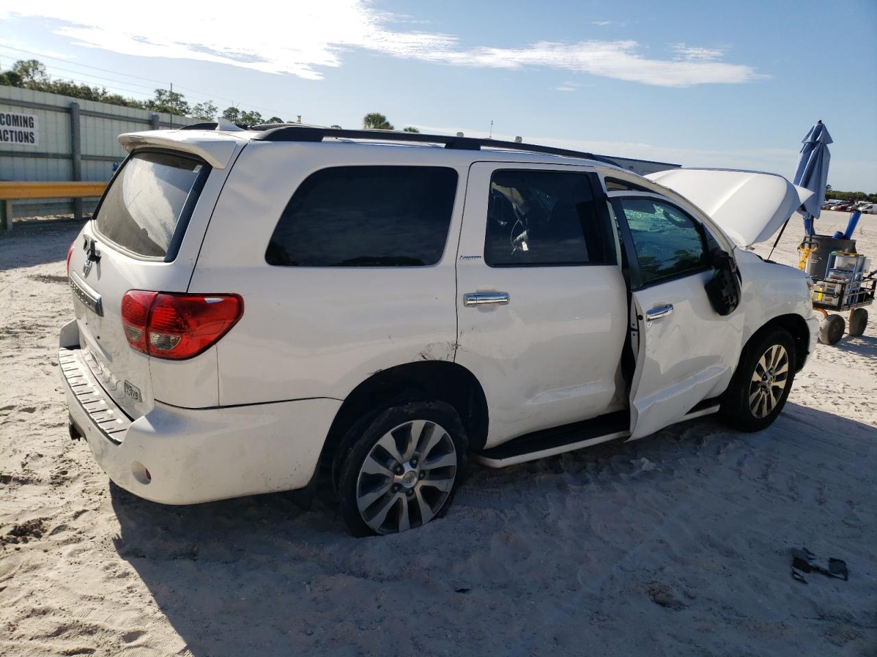 Image 3 of 2015 TOYOTA SEQUOIA LIMITED 2015 with VIN 5TDKY5G17FS057136