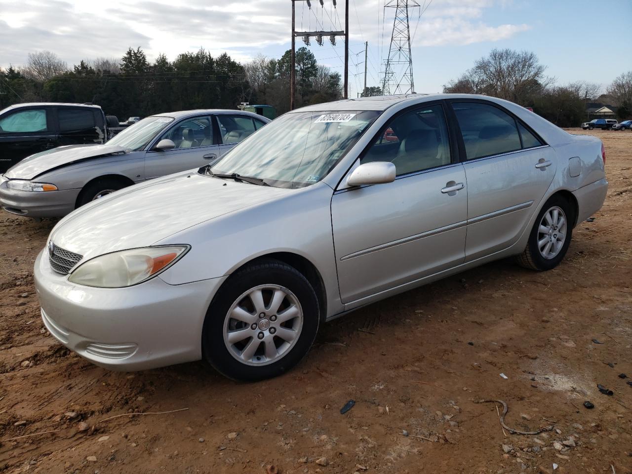 Image 1 of 2002 TOYOTA CAMRY LE 2002 with VIN JTDBF30K520033489