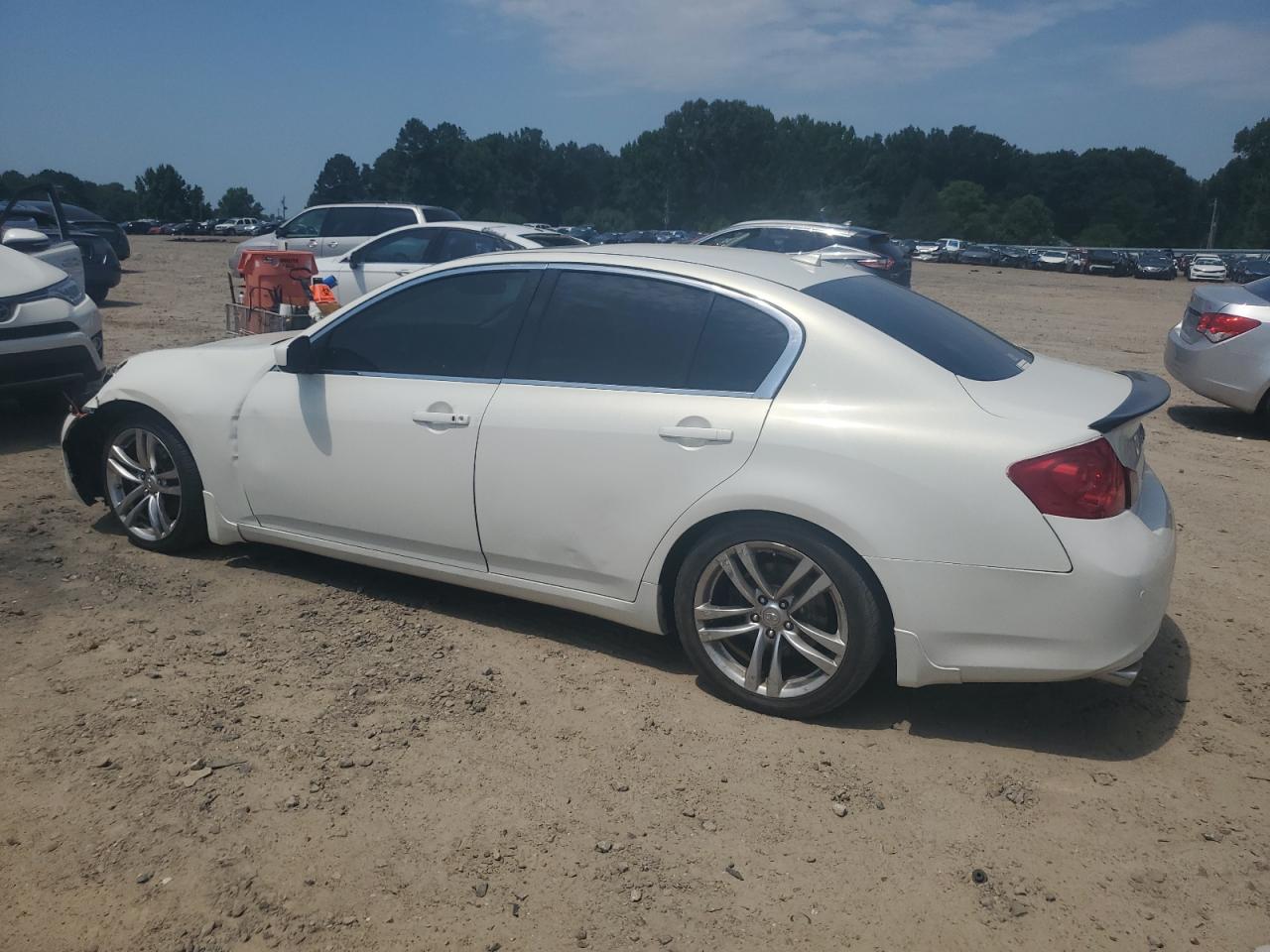 Image 2 of Infiniti G37 Base 2013 with VIN JN1CV6AP1DM721264