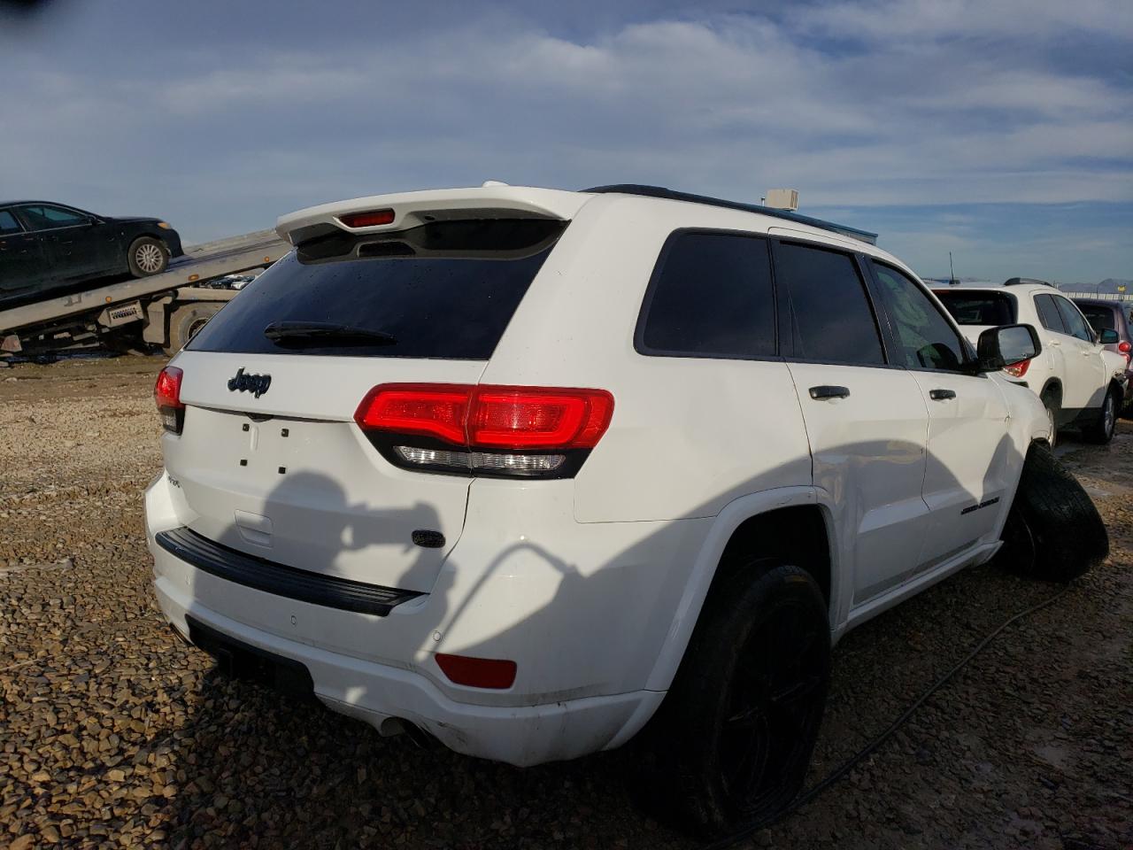Image 3 of 2020 JEEP GRAND CHEROKEE OVERLAND 2020 with VIN 1C4RJFCG4LC163513
