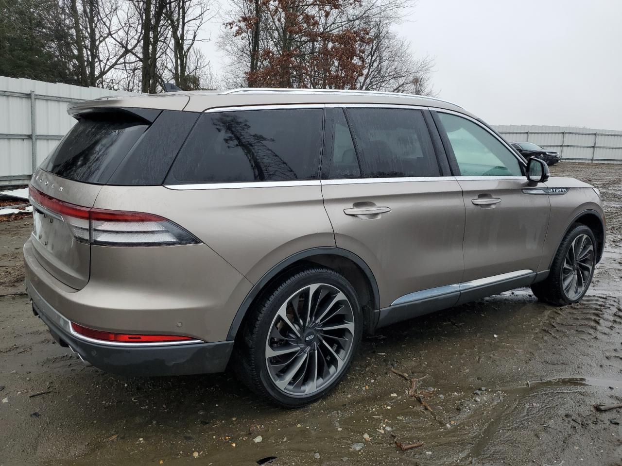 Изображение 3 2021 LINCOLN AVIATOR RESERVE 2021 с VIN 5LM5J7XC5MGL14082