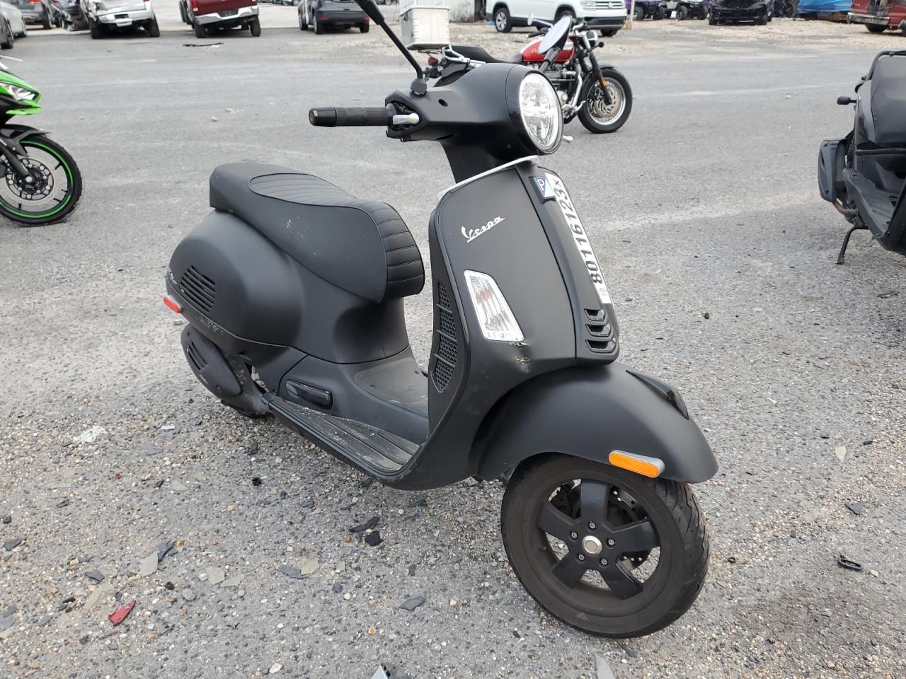 2020 VESPA SCOOTER 2020 image