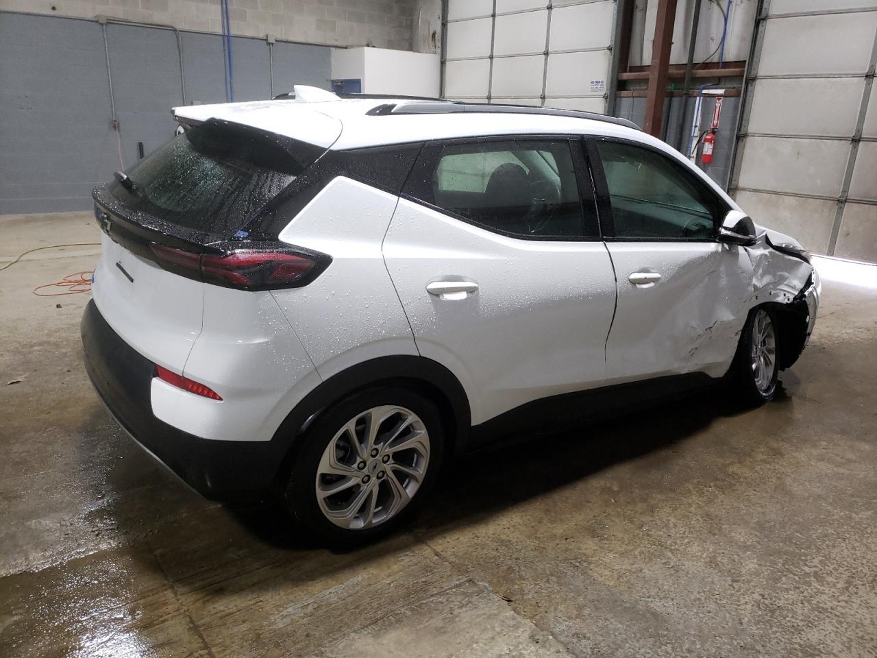 Image 3 of 2023 CHEVROLET BOLT EUV LT 2023 with VIN 1G1FY6S09P4166841