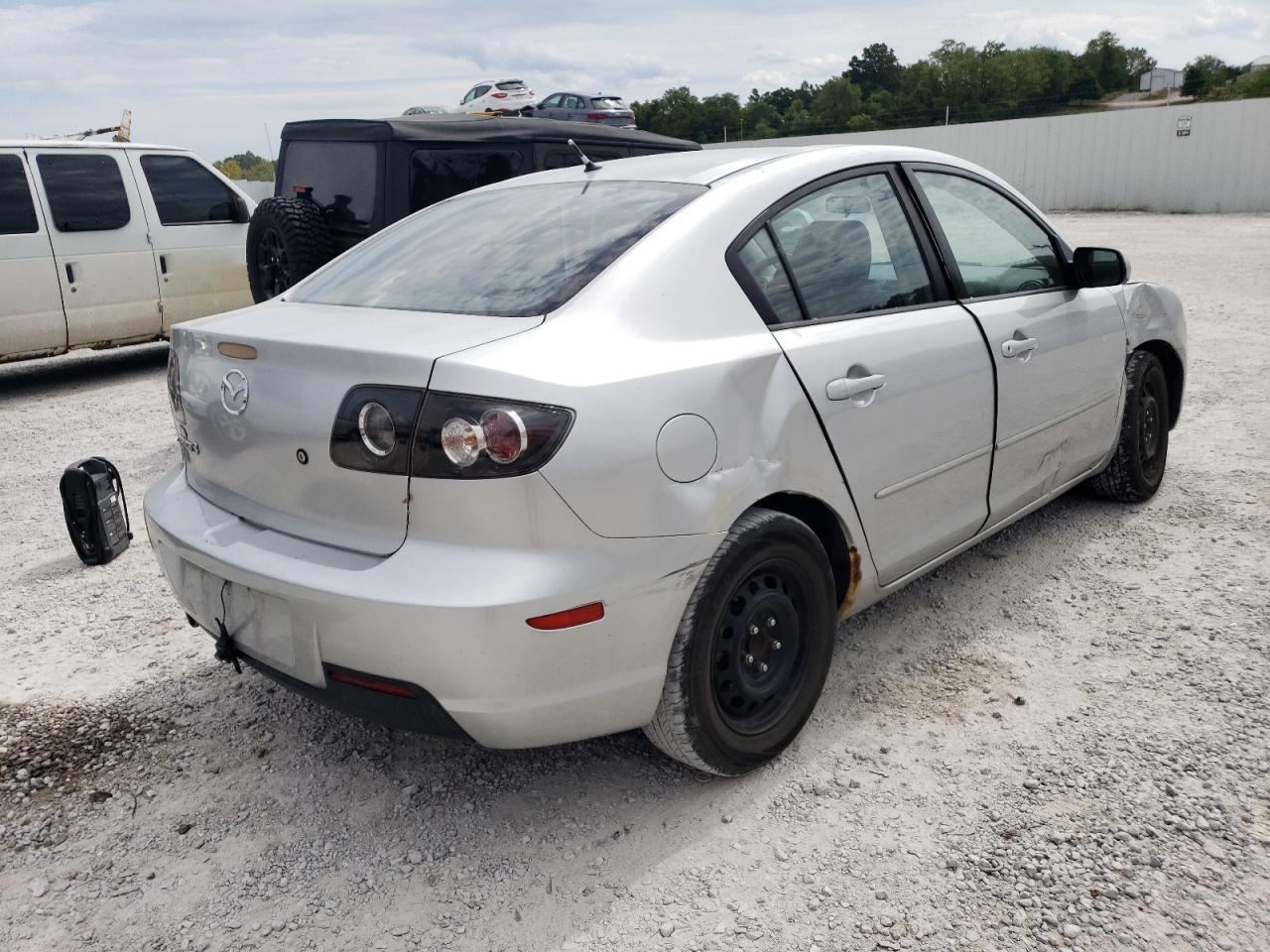 Image 3 of 2008 MAZDA 3 I 2008 with VIN JM1BK32G381158157