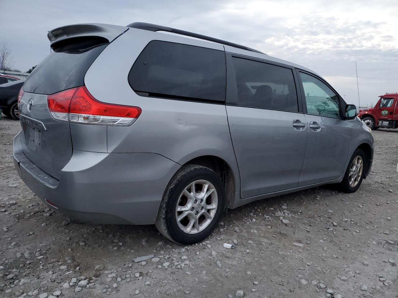 Image 3 of 2011 TOYOTA SIENNA LE 2011 with VIN 5TDKK3DC6BS013733