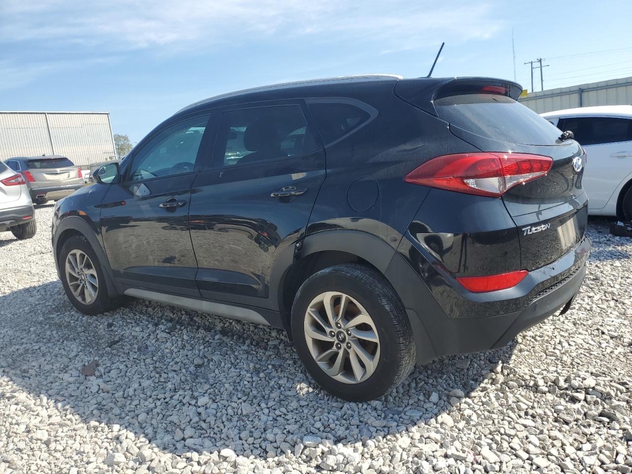 Obraz 2 z 2017 HYUNDAI TUCSON LIMITED 2017 z VIN KM8J3CA46HU556621