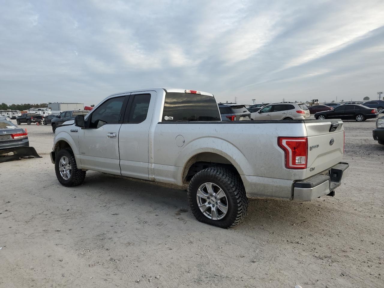 Image 2 of 2016 FORD F150 SUPER CAB 2016 with VIN 1FTEX1CP6GKG03274
