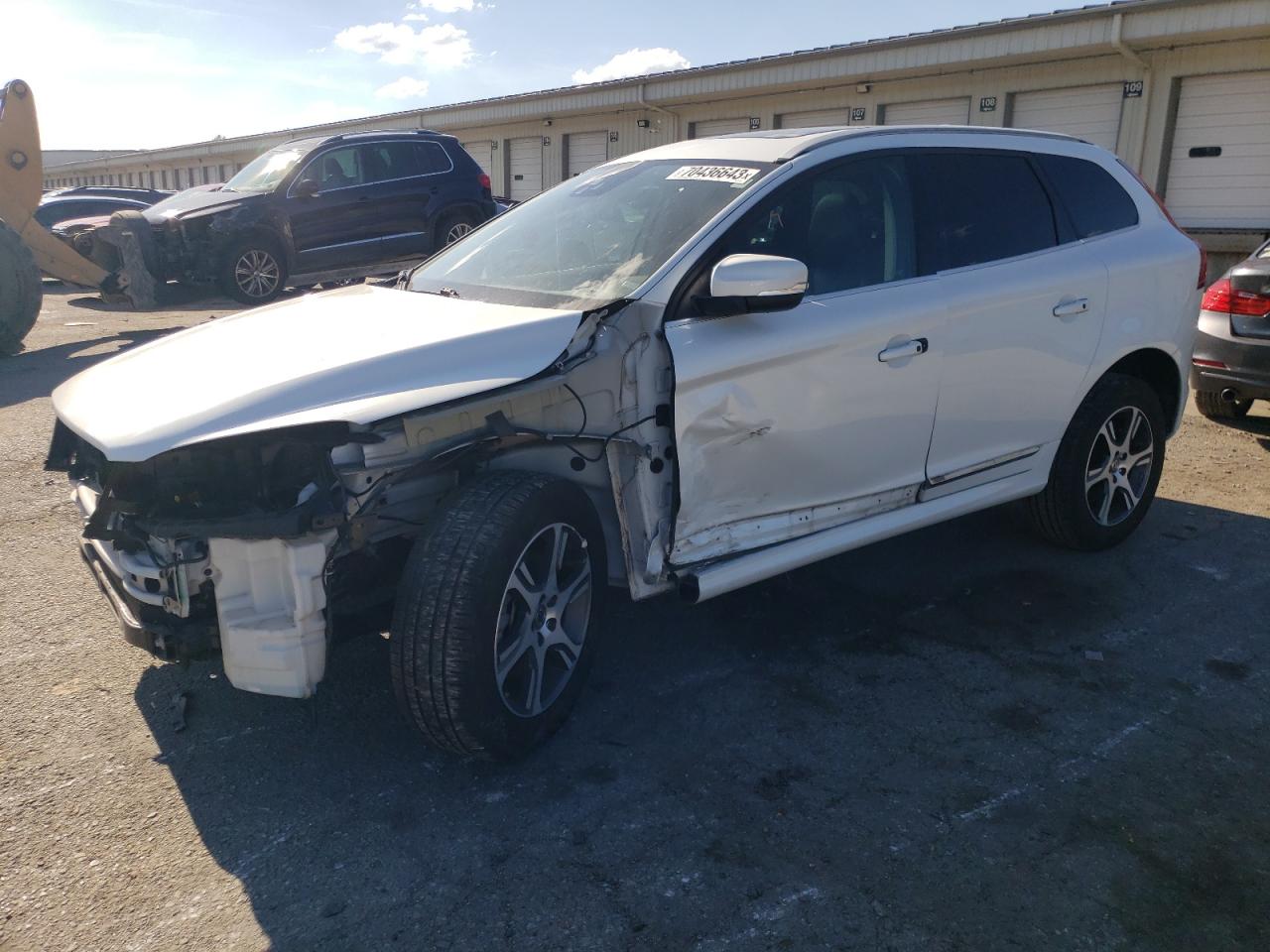 Image 1 of 2015 VOLVO XC60 T6 PLATINUM 2015 with VIN YV449MDM2F2666704