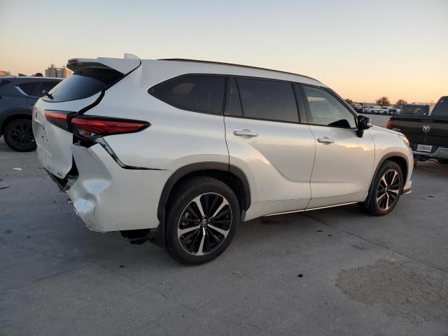 Obraz 3 z 2022 TOYOTA HIGHLANDER XSE 2022 z VIN 5TDLZRAH8NS112366