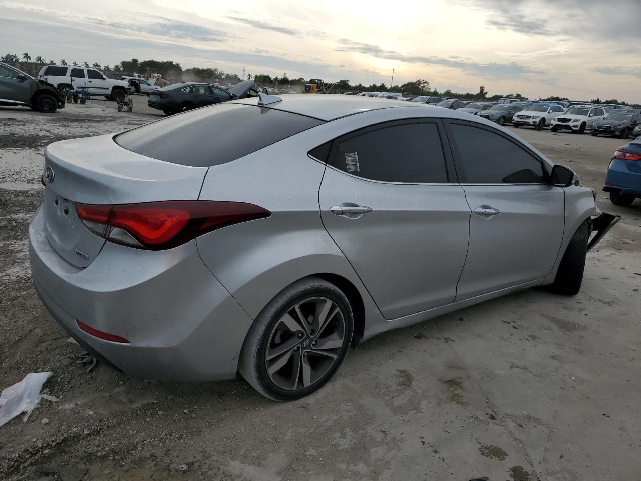 Изображение 3 2015 HYUNDAI ELANTRA SE 2015 с VIN KMHDH4AE1FU394794