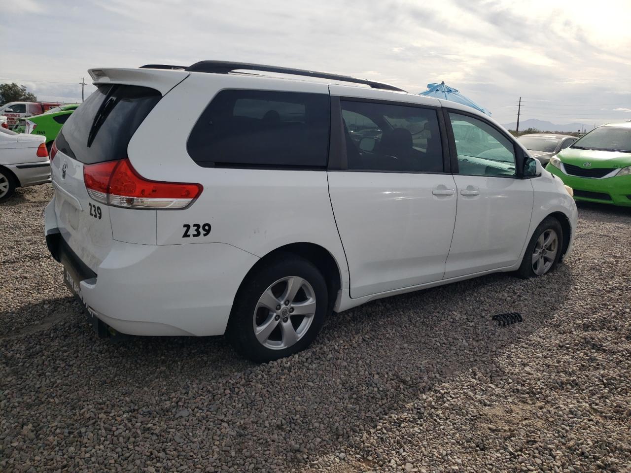 Obraz 3 z 2013 TOYOTA SIENNA LE 2013 z VIN 5TDKK3DC4DS370556