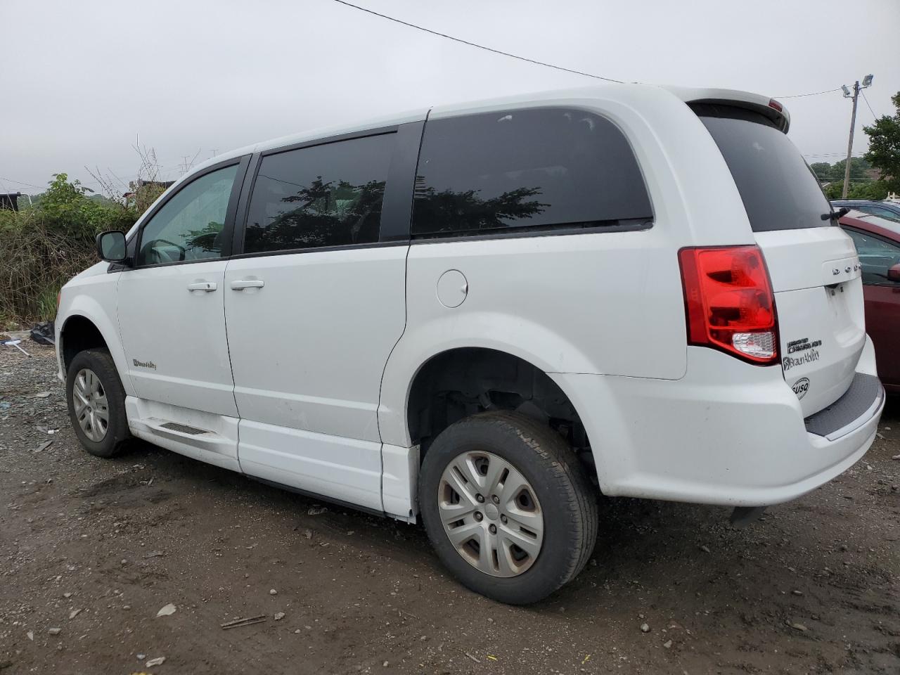 Изображение 2 2018 DODGE GRAND CARAVAN SE 2018 с VIN 2C4RDGBG0JR155850