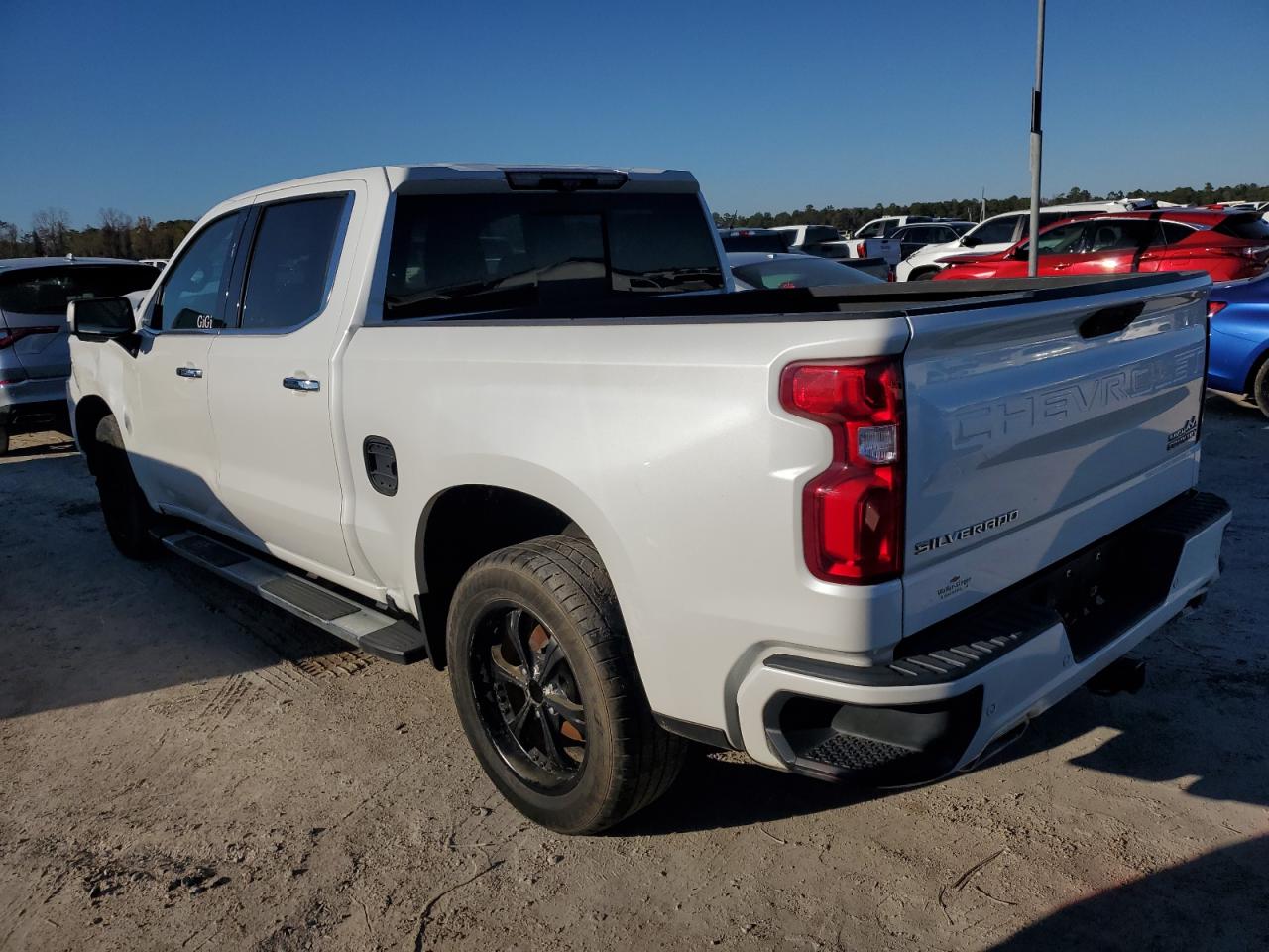 Изображение 2 Chevrolet Silverado K1500 High Country 2020 с VIN 3GCUYHET8LG143306