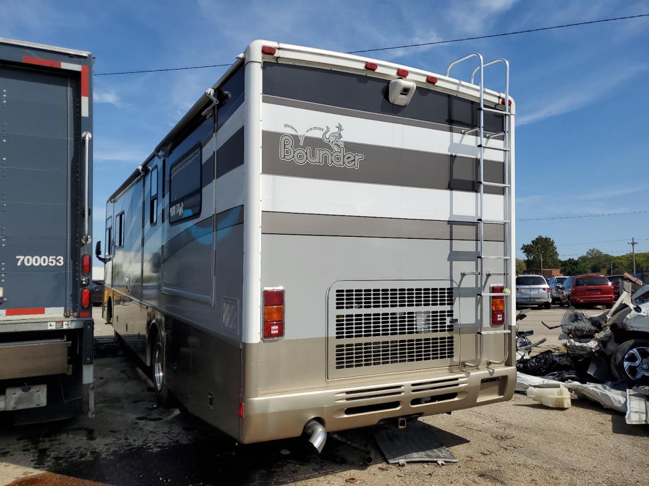 Image 3 of 2003 FREIGHTLINER CHASSIS X 2003 with VIN 4UZAAHBV73CM21026