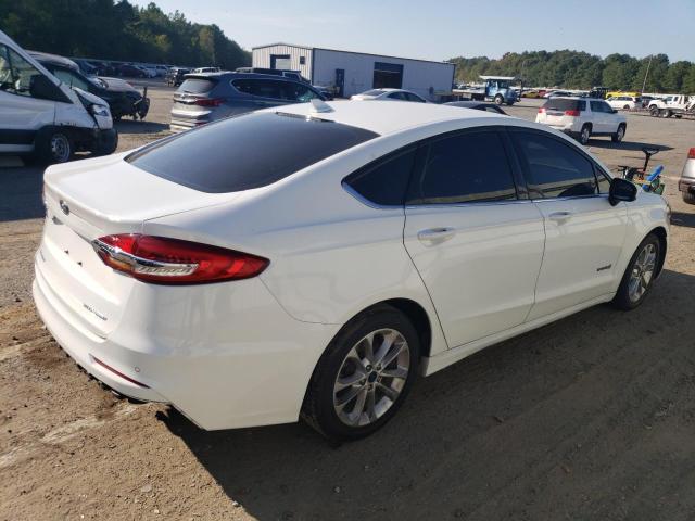 Image 3 of 2019 FORD FUSION SE 2019 with VIN 3FA6P0LU4KR242481