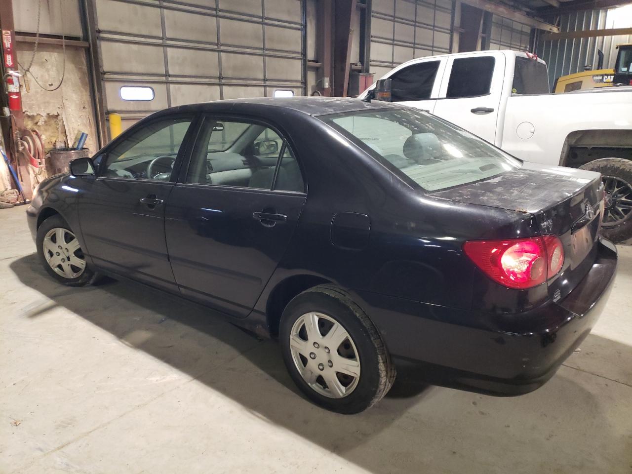 Image 2 of 2008 TOYOTA COROLLA CE 2008 with VIN 1NXBR32E68Z044402