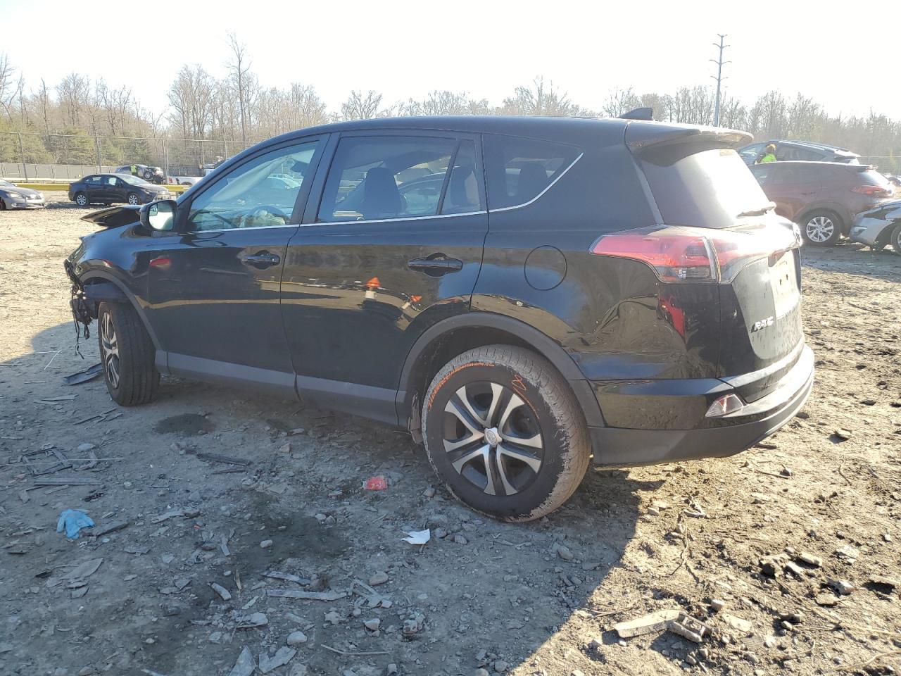 Obraz 2 z 2018 TOYOTA RAV4 LE 2018 z VIN 2T3BFREV1JW791720