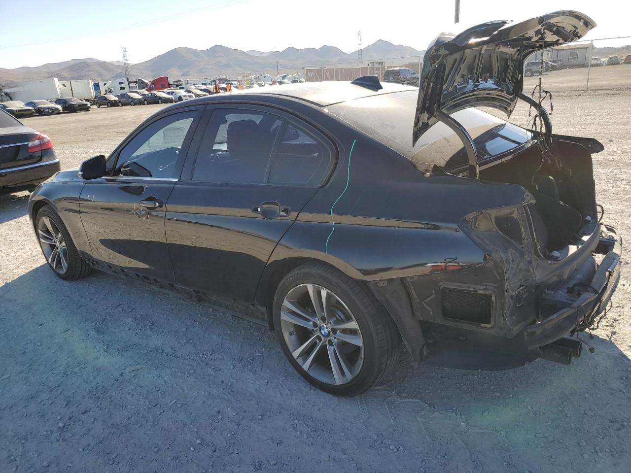 Изображение 2 2017 BMW 330 I 2017 с VIN WBA8B9G55HNU49303