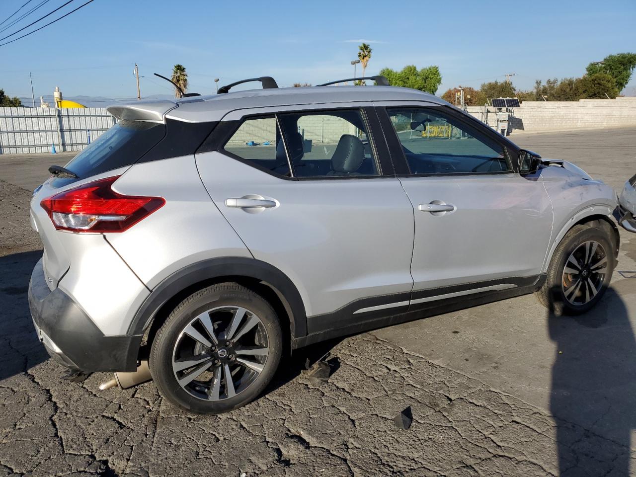 Obraz 3 z 2019 NISSAN KICKS S 2019 z VIN 3N1CP5CU0KL514797