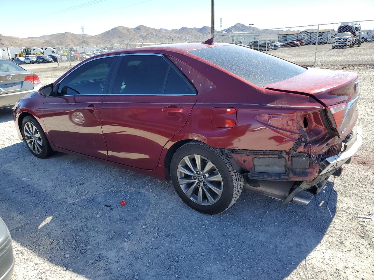 Изображение 2 Toyota Camry Xse 2016 с VIN 4T1BK1FK7GU571033
