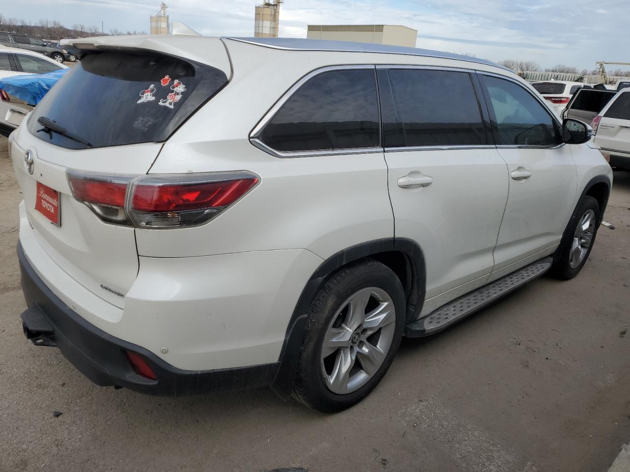 Image 3 of 2016 TOYOTA HIGHLANDER LIMITED 2016 with VIN 5TDYKRFH2GS151752