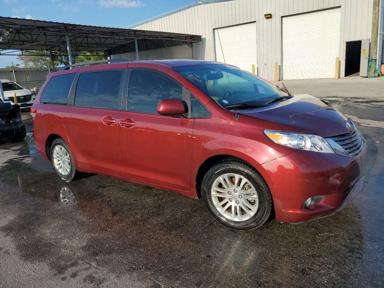 Image 1 of 2012 TOYOTA SIENNA XLE 2012 with VIN 5TDYK3DC1CS268480