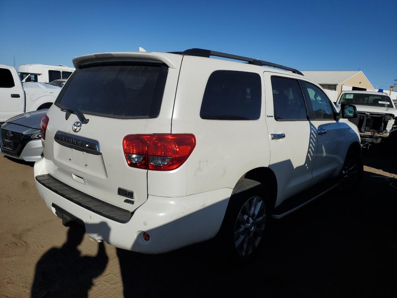 Obraz 3 z 2015 TOYOTA SEQUOIA PLATINUM 2015 z VIN 5TDDW5G13FS117315