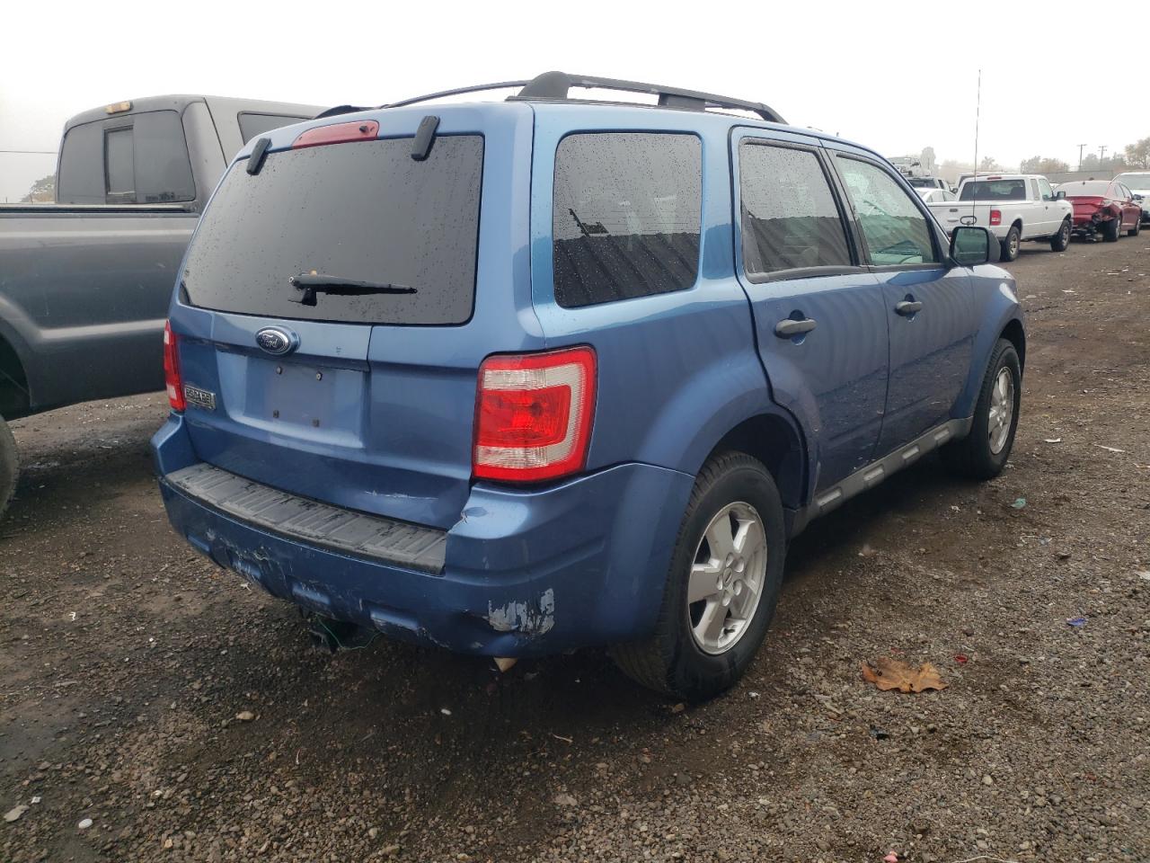 Image 3 of 2009 FORD ESCAPE XLT 2009 with VIN 1FMCU03G69KA44575
