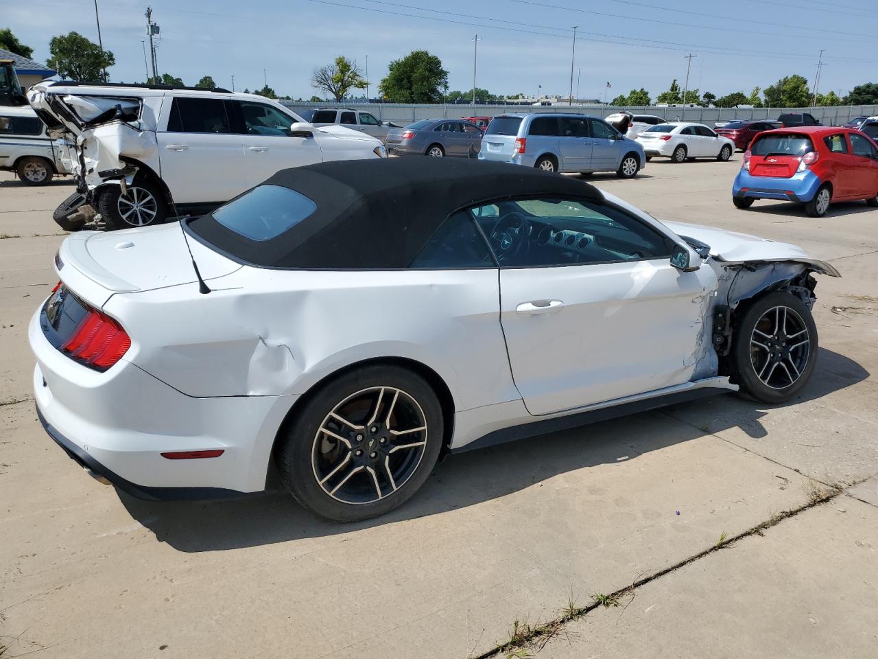 Изображение 3 Ford Mustang 2020 с VIN 1FATP8UH7L5139546