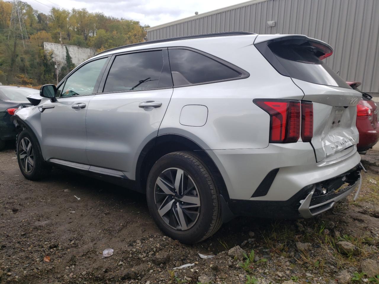 Image 2 of 2022 KIA SORENTO S 2022 with VIN 5XYRL4LC8NG084033