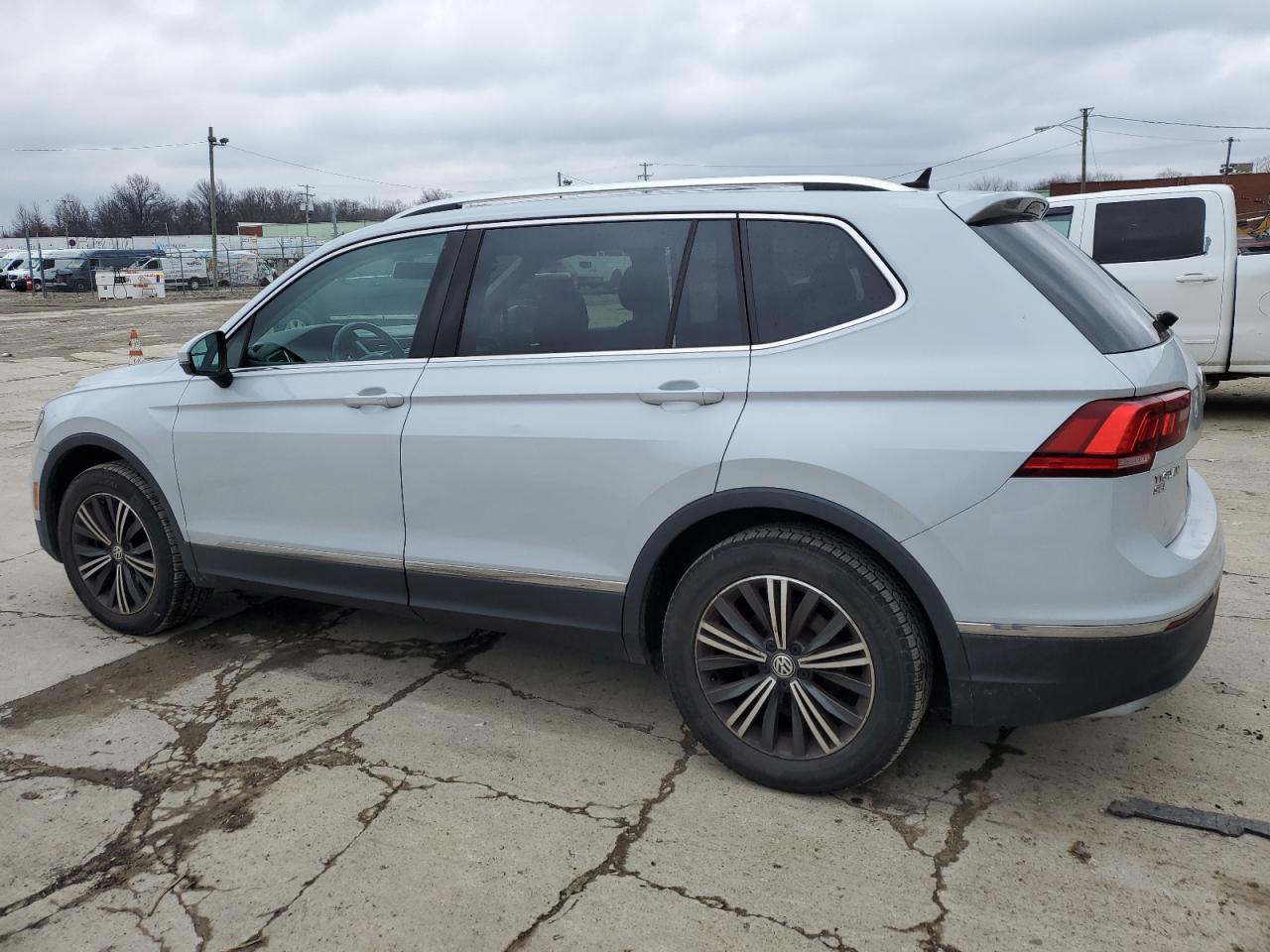 Image 2 of 2018 VOLKSWAGEN TIGUAN SE 2018 with VIN 3VV3B7AXXJM077048