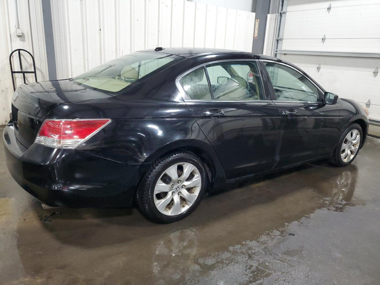 Image 3 of 2010 HONDA ACCORD EXL 2010 with VIN 1HGCP2F88AA009253
