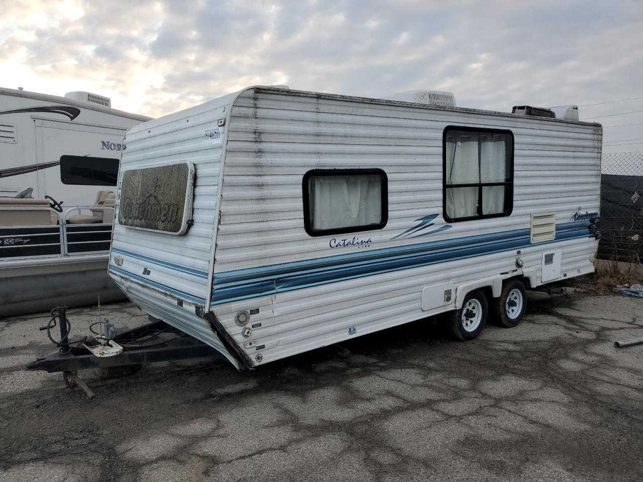 Image 2 of 1999 COACH TRAILER 1999 with VIN 1TC2B0377X1202774