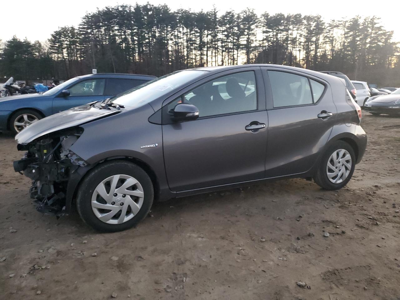 Изображение 1 2015 TOYOTA PRIUS C  2015 с VIN JTDKDTB3XF1586232