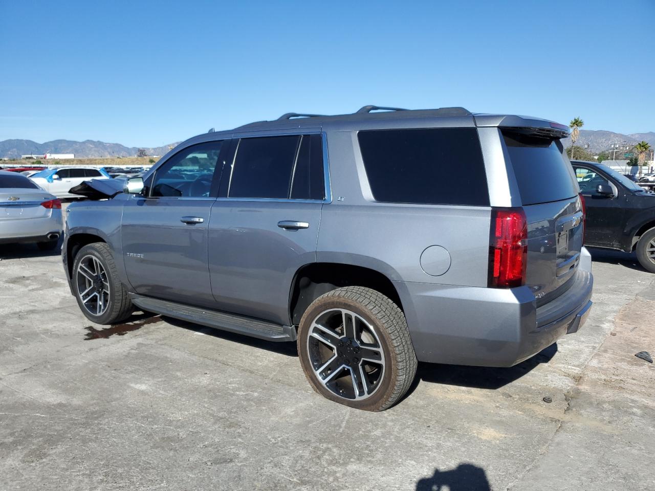 Image 2 of 2018 CHEVROLET TAHOE K1500 LT 2018 with VIN 1GNSKBKC6JR245315