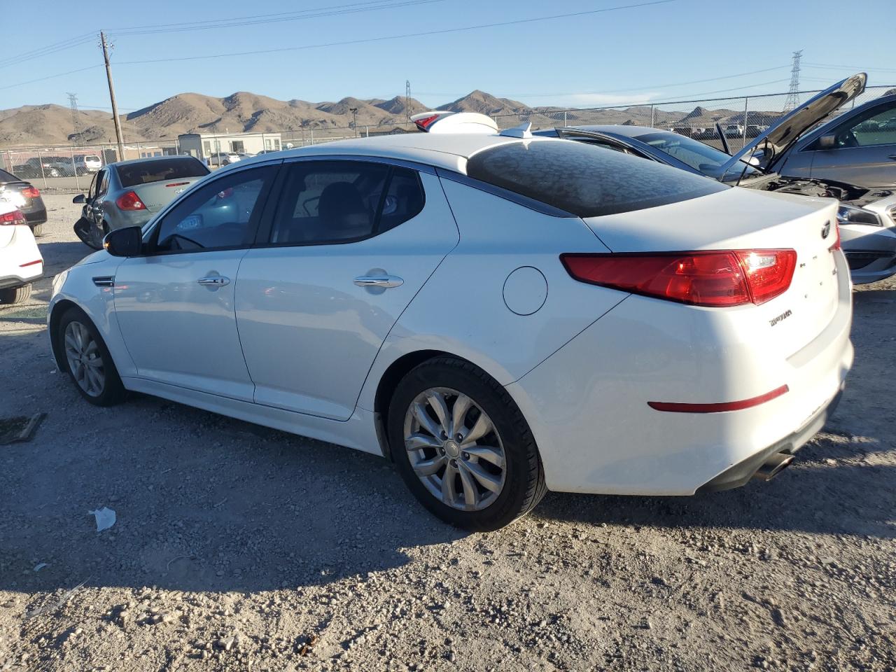 Изображение 2 2015 KIA OPTIMA EX 2015 с VIN 5XXGN4A76FG415155
