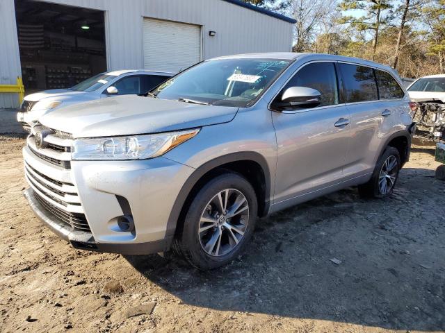Image 1 of 2018 TOYOTA HIGHLANDER LE 2018 with VIN 5TDZARFH1JS036316