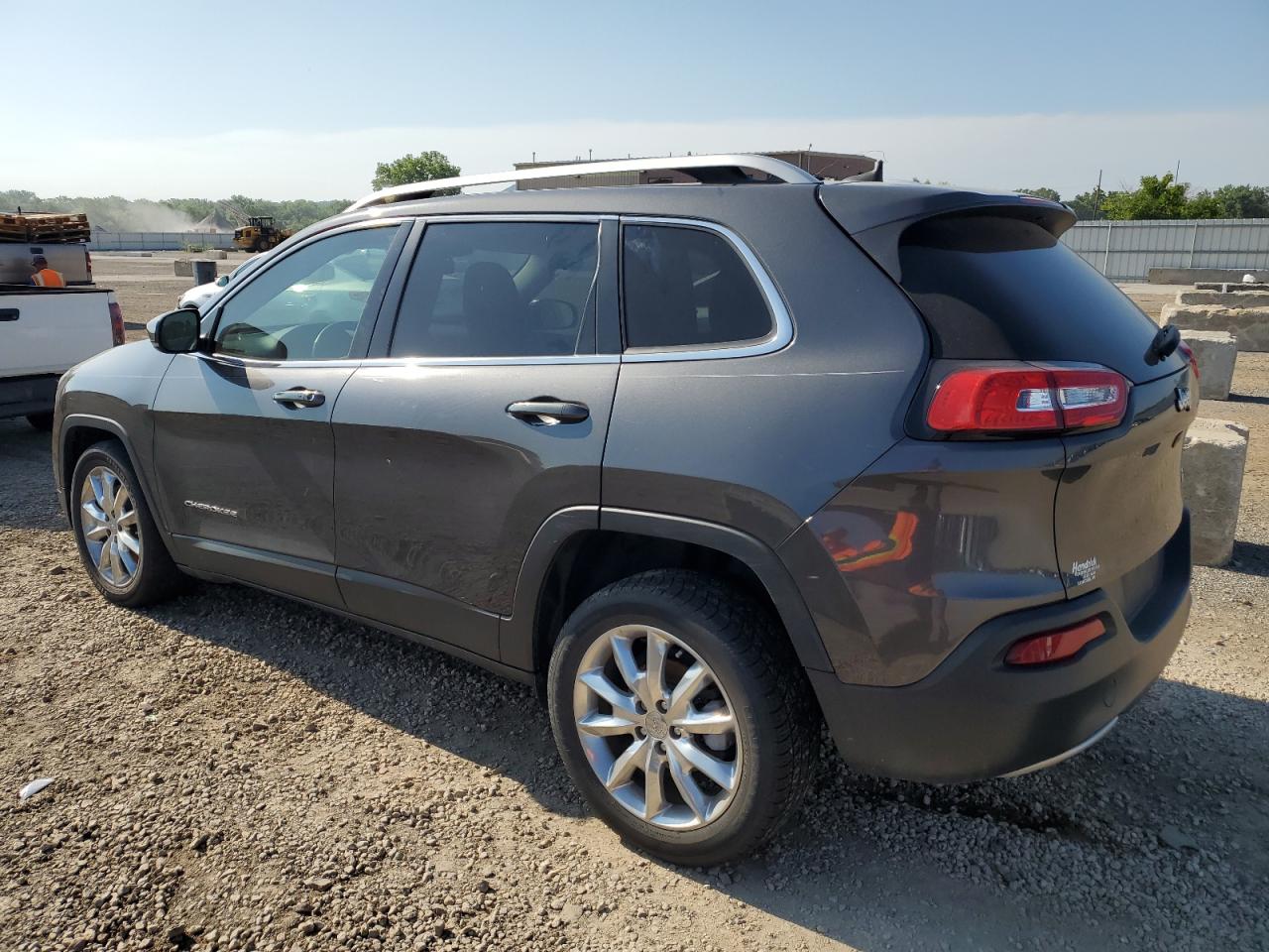 Image 2 of 2017 JEEP CHEROKEE LIMITED 2017 with VIN 1C4PJLDB5HW559397
