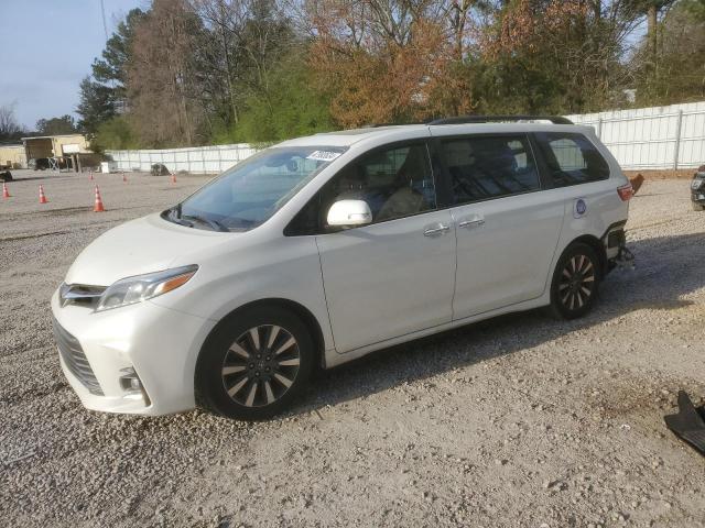 Image 1 of 2018 TOYOTA SIENNA XLE 2018 with VIN 5TDYZ3DC2JS913727