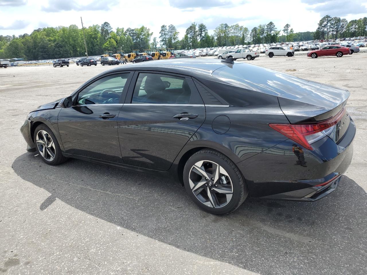 Image 2 of 2023 HYUNDAI ELANTRA LIMITED 2023 with VIN KMHLP4AG1PU456003