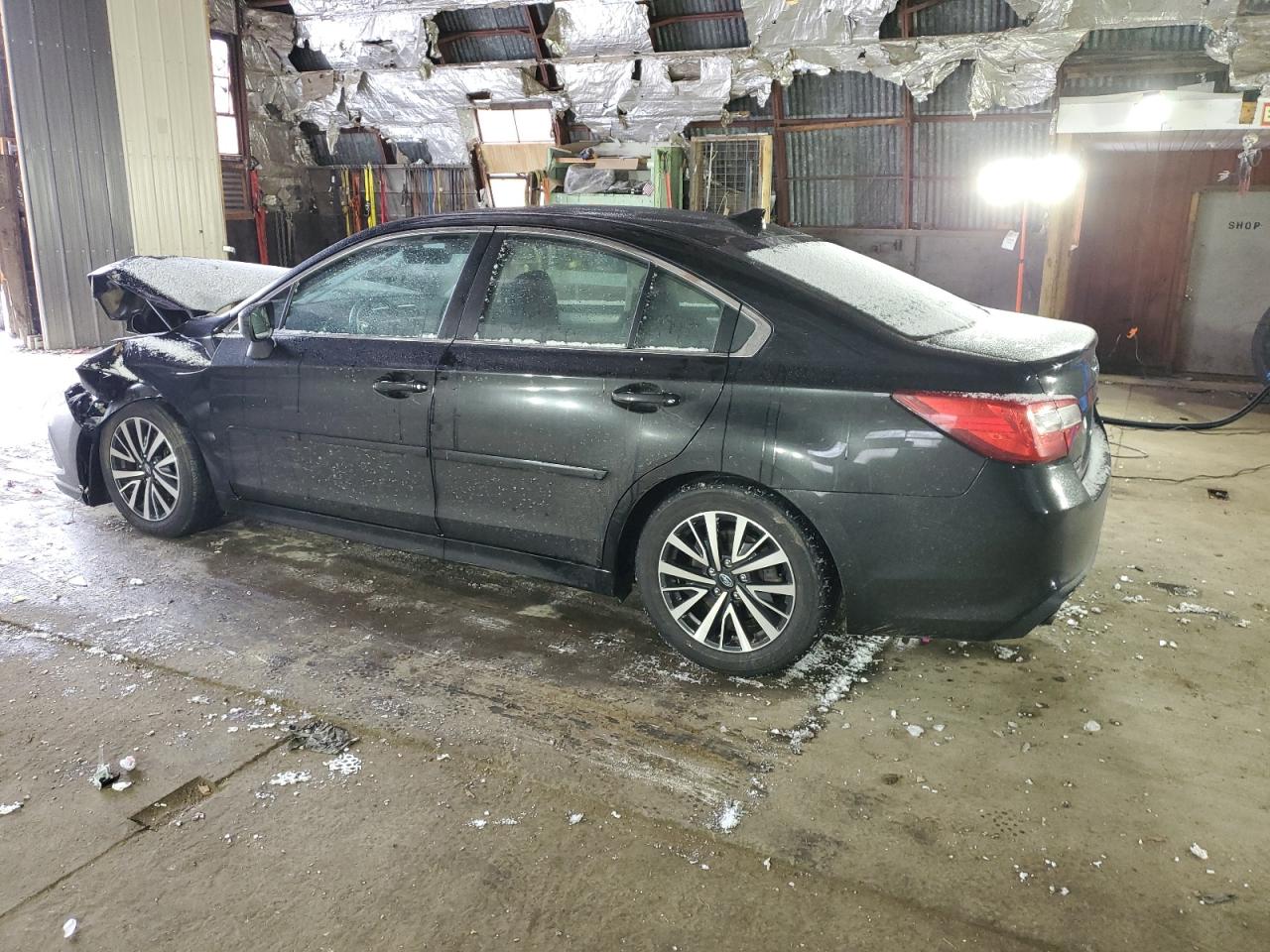Изображение 2 2019 SUBARU LEGACY 2.5I PREMIUM 2019 с VIN 4S3BNAF64K3002220