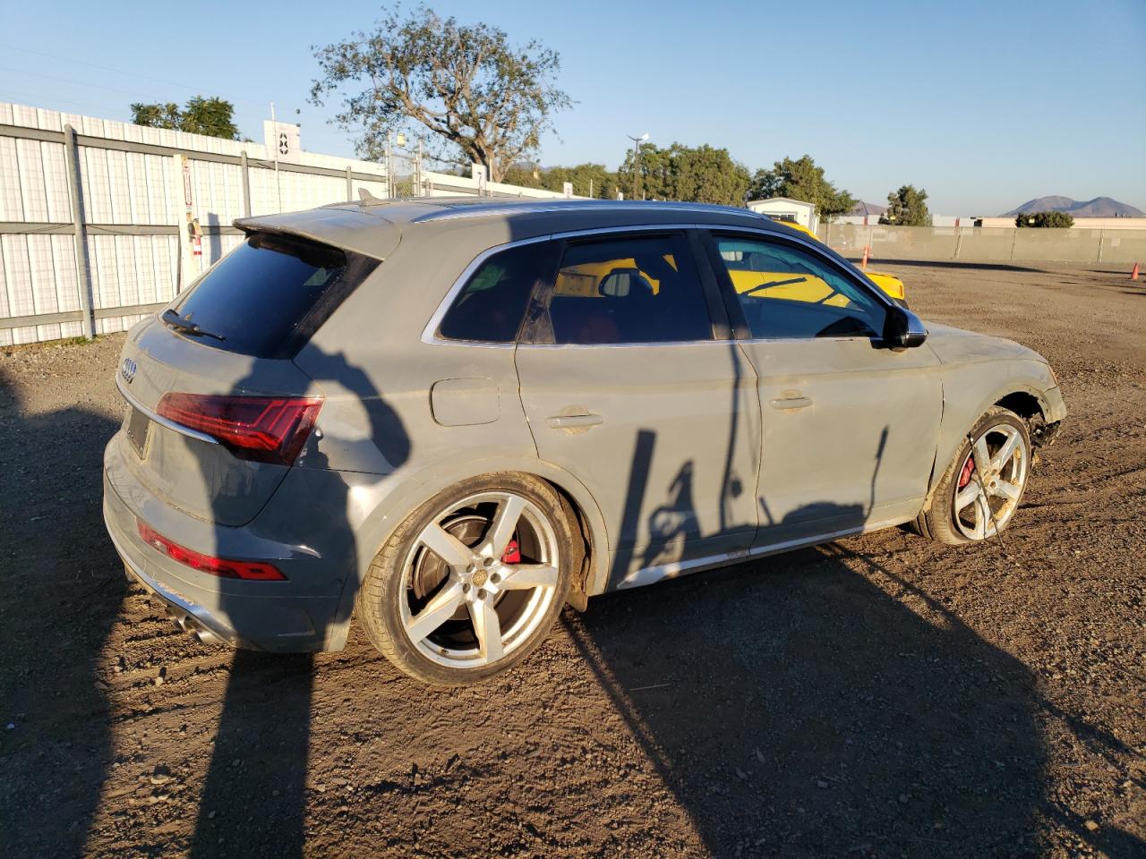 Изображение 3 2022 AUDI SQ5 PRESTIGE 2022 с VIN WA1C4AFY4N2040043