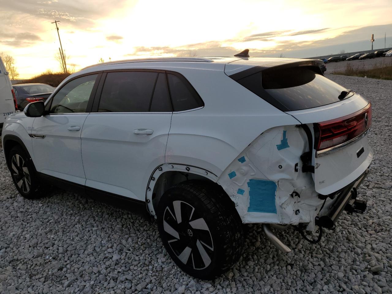 Image 2 of 2024 VOLKSWAGEN ATLAS CROSS SPORT SE 2024 with VIN 1V2HE2CA7RC202185