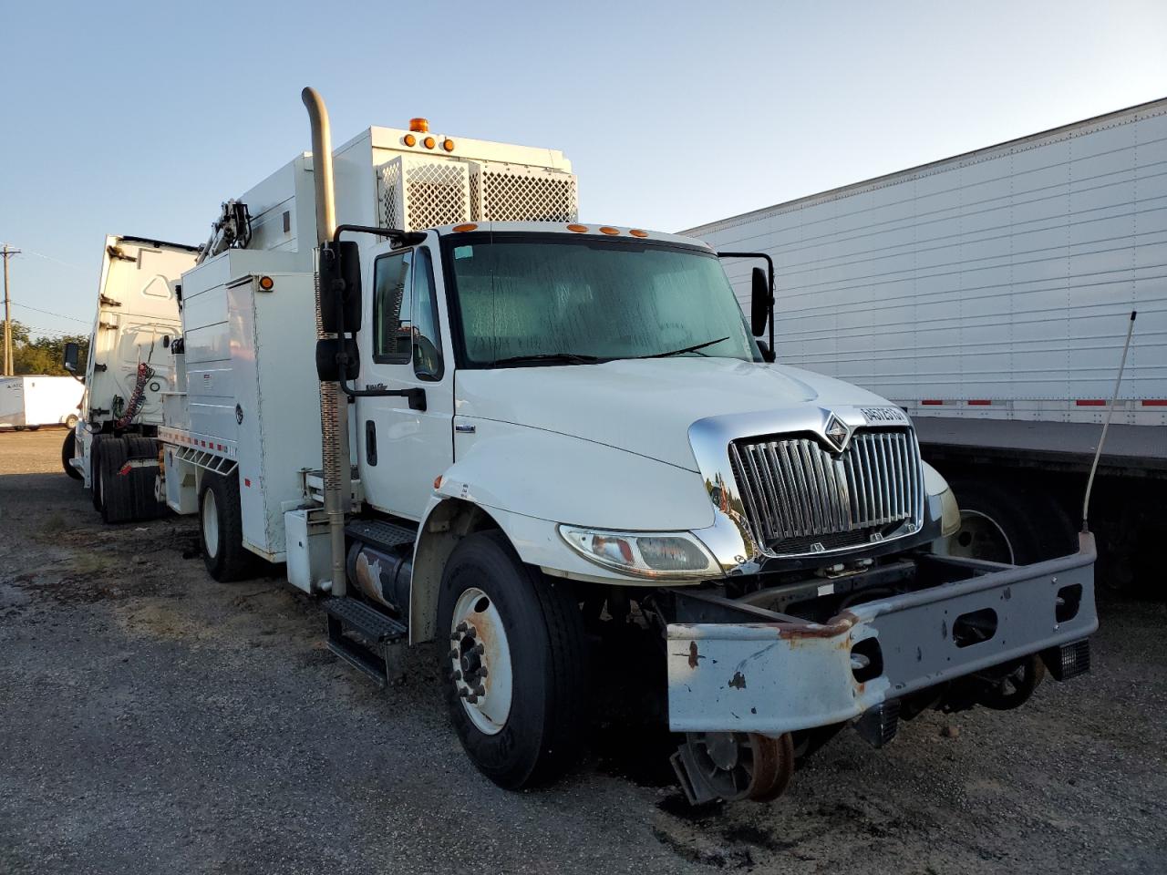 Image 1 of 2009 INTERNATIONAL 4000 4300 2009 with VIN 1HTMMAANX9H160555