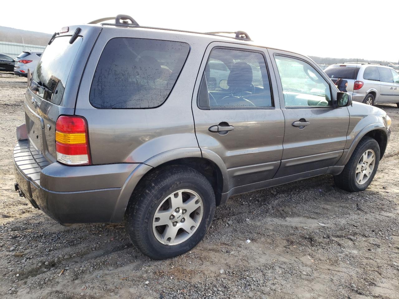 Image 3 of 2005 FORD ESCAPE LIMITED 2005 with VIN 1FMCU94145KB35885