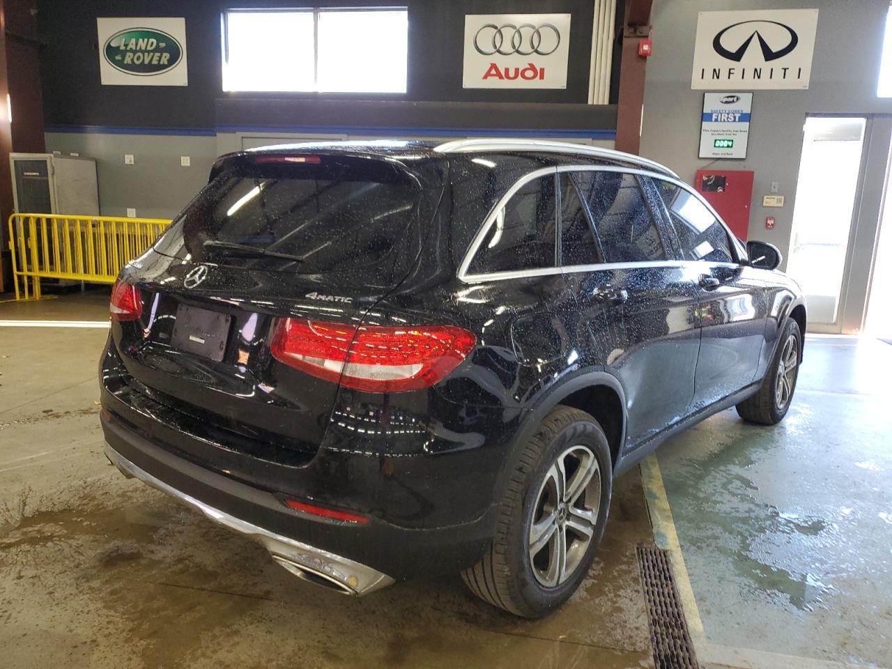 Image 3 of 2018 MERCEDES-BENZ GLC 300 4MATIC 2018 with VIN WDC0G4KB5JV060808