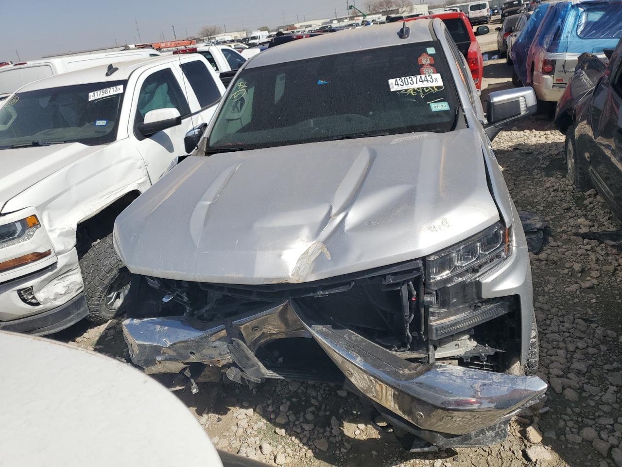 Image 3 of Chevrolet Silverado K1500 Lt 2021 with VIN 3GCUYDED7MG158740