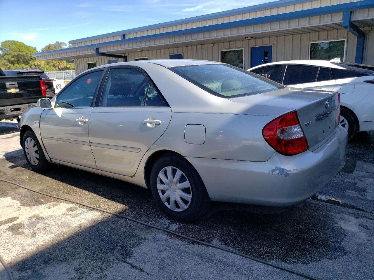 Image 2 of 2004 TOYOTA CAMRY LE 2004 with VIN 4T1BE32K54U939553
